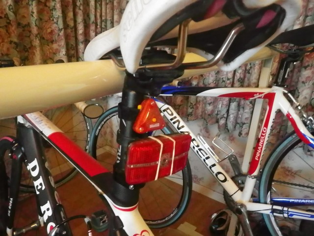 Bikeguyトライスターリアライト】軽量強力 テールライト