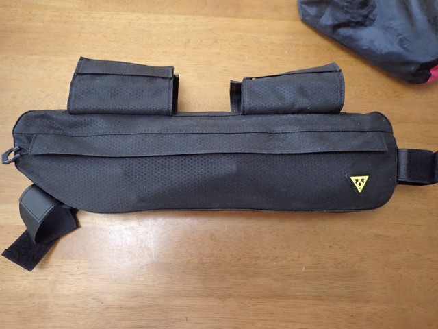ファスナーを締める