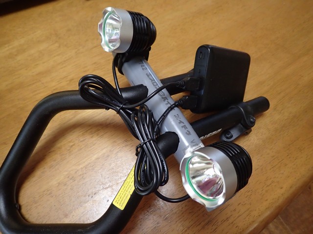 軽量LEDライト USB接続タイプ：CREE XML-T6