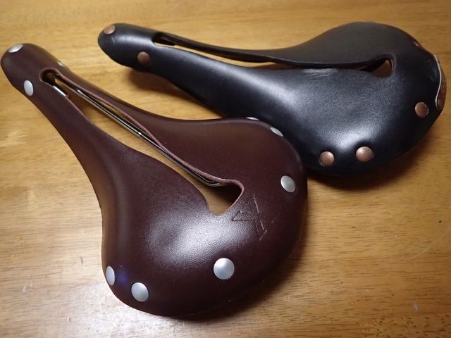 ◎上部に1箇所水ジミがありますセラアナトミカ  selle-an-atomica 【初期モデル】