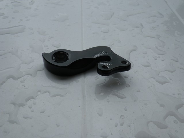 ロードバイクディレイラーハンガー破損