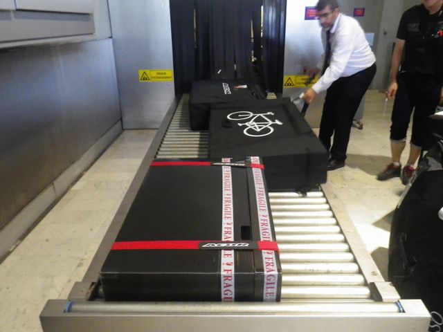 到着空港で受け取り