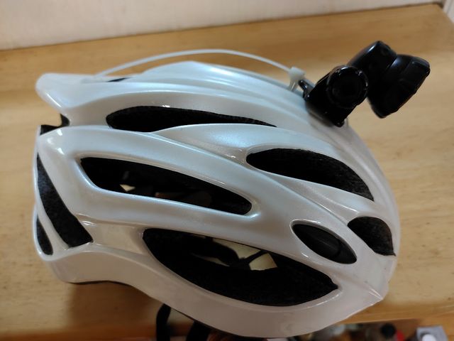 ヘルメットヘッドライト