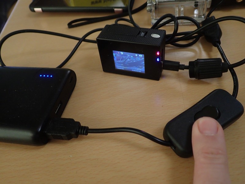 USBスイッチで録画撮影のオンオフできるアクションカムビデオ