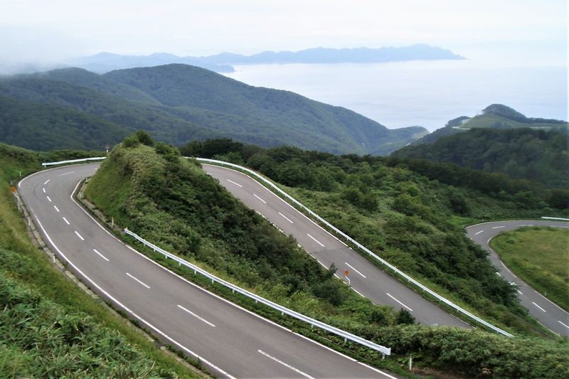 ロードバイクダウンヒルのコツ【怖い？楽しい？下ハン握る？】