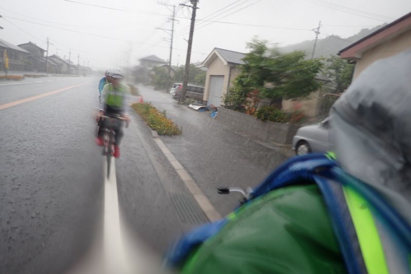 ロードバイク 雨