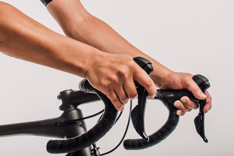ロードバイクしびれ予防法10選！ブルベ・ロングライド 2026年版